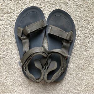 Teva Universal in Olive Green